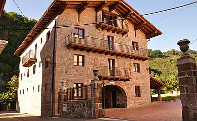 Casa rural Barbenea I y II en Oronoz (Navarra) - Foto 1