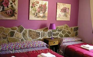 Alojamientos para grupos de 4 a 100 personas. PRECIOS ESPECIALES para familias en Navaluenga (Ávila) - Foto 10