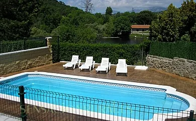 Alojamientos para grupos de 4 a 100 personas. PRECIOS ESPECIALES para familias en Navaluenga (Ávila) - Foto 11