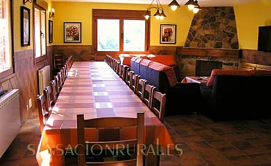 Alojamientos para grupos de 4 a 100 personas. PRECIOS ESPECIALES para familias en Navaluenga (Ávila) - Foto 14