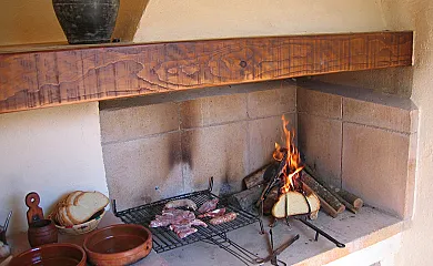 Can Menosa, Ca la Sastressa y El Graner en Sant Esteve de Guialbes (Girona) - Foto 4