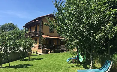 Los Avellanos y Casa La Capellanía en Celis (Cantabria) - Foto 1