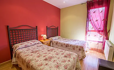 Fuente del Pino en San Leonardo de Yagüe (Soria) - Foto 15