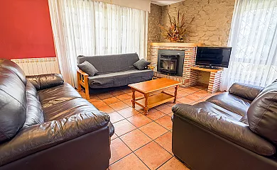 Fuente del Pino en San Leonardo de Yagüe (Soria) - Foto 3