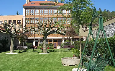 Apartamentos La Pontiga en Infiesto (Asturias) - Foto 2