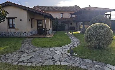 Alojamientos Rurales Casabuelo en Oviñana (Cudillero) (Asturias) - Foto 2