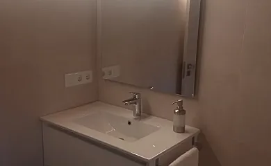 El Casar de Espejos en Los Espejos de la Reina (León) - Foto 6