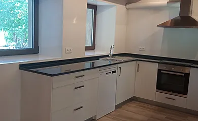 El Casar de Espejos en Los Espejos de la Reina (León) - Foto 9