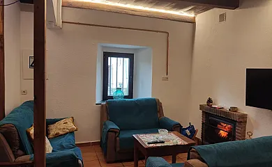 El Casar de Espejos en Los Espejos de la Reina (León) - Foto 5