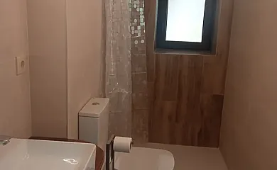 El Casar de Espejos en Los Espejos de la Reina (León) - Foto 13