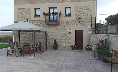 Casa Rural La Maestra en Bozoó (Burgos) - Foto 1