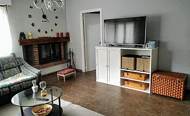 Kira en Las Merindades en Barcenillas del Rivero (Burgos) - Foto 5