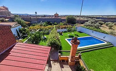 La Bandada y Casa Teralba en Calzada de Oropesa (Toledo) - Foto 1