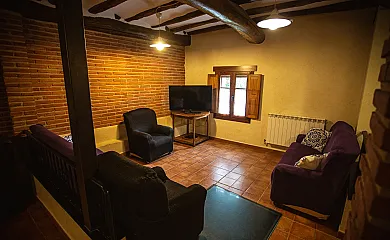 Casa Rural La Antigua Bodega y Lagos de San Isidro en Alcanadre (La Rioja) - Foto 5