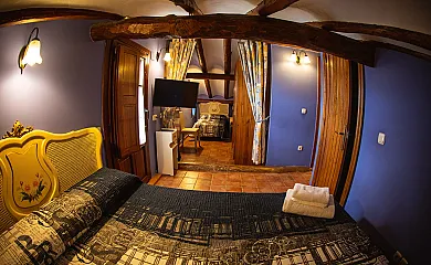 Casa Rural La Antigua Bodega y Lagos de San Isidro en Alcanadre (La Rioja) - Foto 6