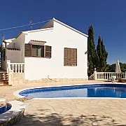 Villa Andrago 001
