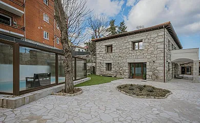 El Nogal de Marieta en Peguerinos (Ávila) - Foto 1