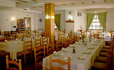 Hostal El Júcar en Alcala Del Júcar (Albacete) - Foto 2