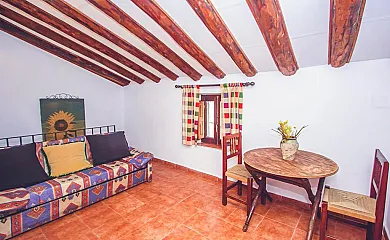 Las Casicas Del Tio Angel en Molinicos (Albacete) - Foto 3