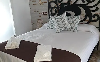 Hostal Cabañas en Carboneras de Guadazaón (Cuenca) - Foto 7