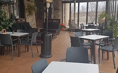 Hostal Cabañas en Carboneras de Guadazaón (Cuenca) - Foto 11