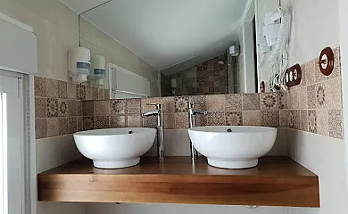 Hostal Cabañas en Carboneras de Guadazaón (Cuenca) - Foto 23