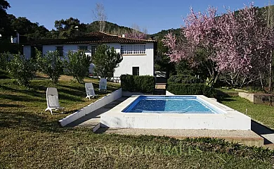 Alojamientos Rústicos La Encina en Alajar (Huelva) - Foto 1