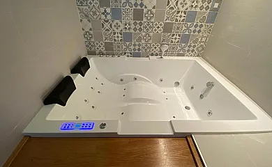 Mirasierra en Navarredonda de Gredos (Ávila) - Foto 1