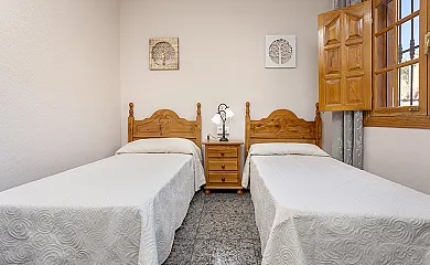 Los Cortijillos en Alcaucin (Málaga) - Foto 10