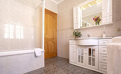 Los Cortijillos en Alcaucin (Málaga) - Foto 11