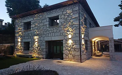 El Nogal de Marieta en Peguerinos (Ávila) - Foto 1