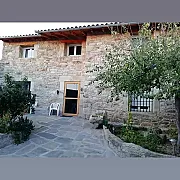 El Ciruelo Rojo**** 001