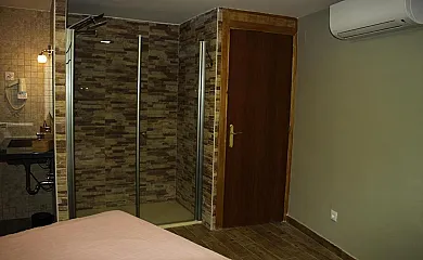 Casa de Chocolate y Las Pegueras en Cuevas Del Valle (Ávila) - Foto 10