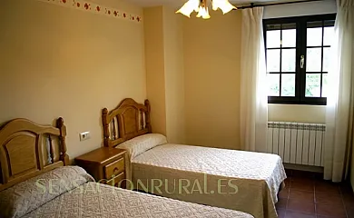 Casa Las Nieves en San Ciprian de Sanabria (Zamora) - Foto 2