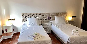 Lo Claustre del Delta y Alojamiento El Fangar 0034