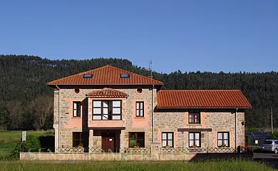 Casa Rural Las Puentes en Barcenilla de Piélagos (Cantabria) - Foto 1