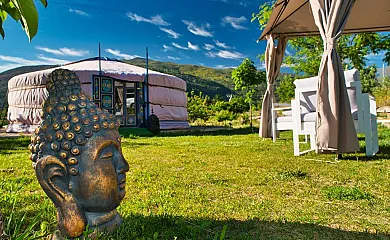 Jardín de las Delizias en Casas Del Castañar (Cáceres) - Foto 1