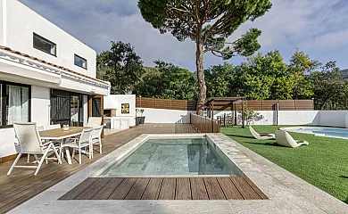 La Villa de los Mares en Santa Cristina D´Aro (Girona) - Foto 1
