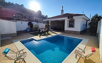 Villa Campoamor en Los Villares (Jaén) - Foto 1