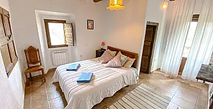 Casa Rural Sant Petrus de Madrona 005