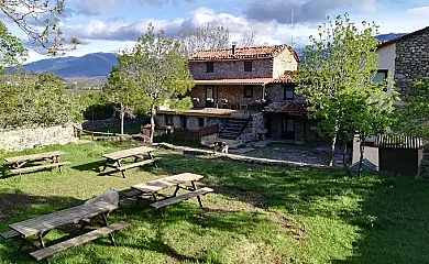 Colonies Cadi Cal Calo en Bellver de Cerdanya (Lleida) - Foto 1