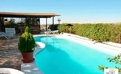 Casa Rural Paraje Los Cachorrales en Cuevas De San Marcos (Málaga) - Foto 1