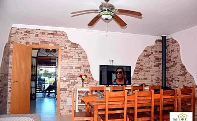 Casa Rural Paraje Los Cachorrales en Cuevas De San Marcos (Málaga) - Foto 4