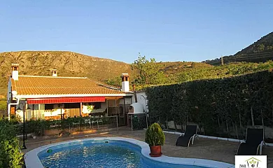 Casa Rural Paraje Los Cachorrales en Cuevas De San Marcos (Málaga) - Foto 2
