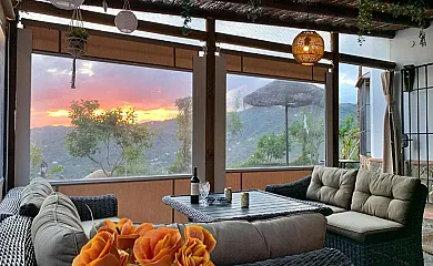 Casa Rural Arrijana en Sayalonga (Málaga) - Foto 4