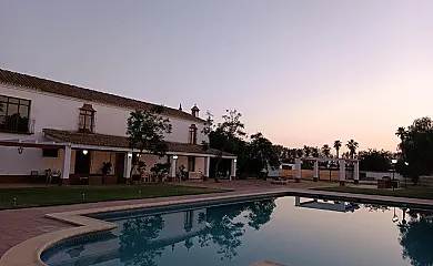 Cortijo La Amazona en Carmona (Sevilla) - Foto 1