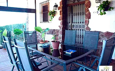 Casa Rural Paraje Los Cachorrales en Cuevas De San Marcos (Málaga) - Foto 5